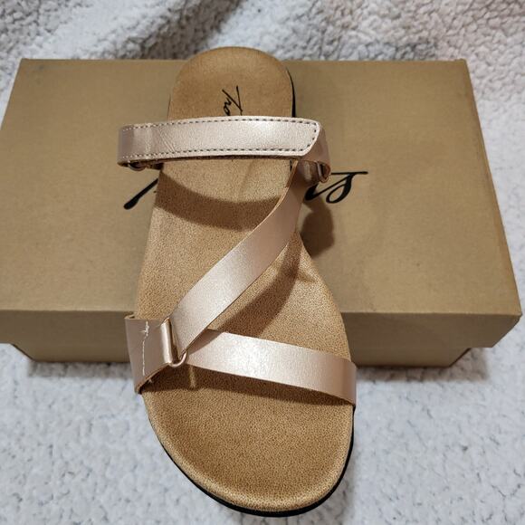 NEW Trotters Women's Sandal Platform CHAMPAGN size 7.5 Wide - Picture 6 of 8